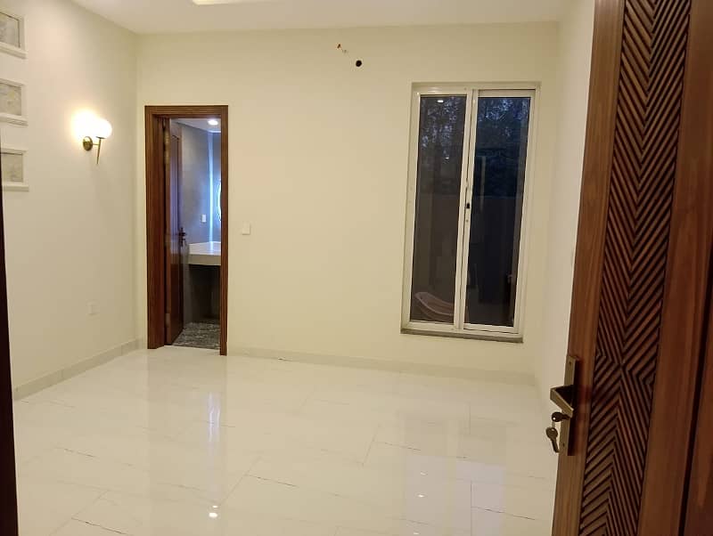 10 Marla Brand New House for Sale in Overseas B Block Bahria Town Lahore 26