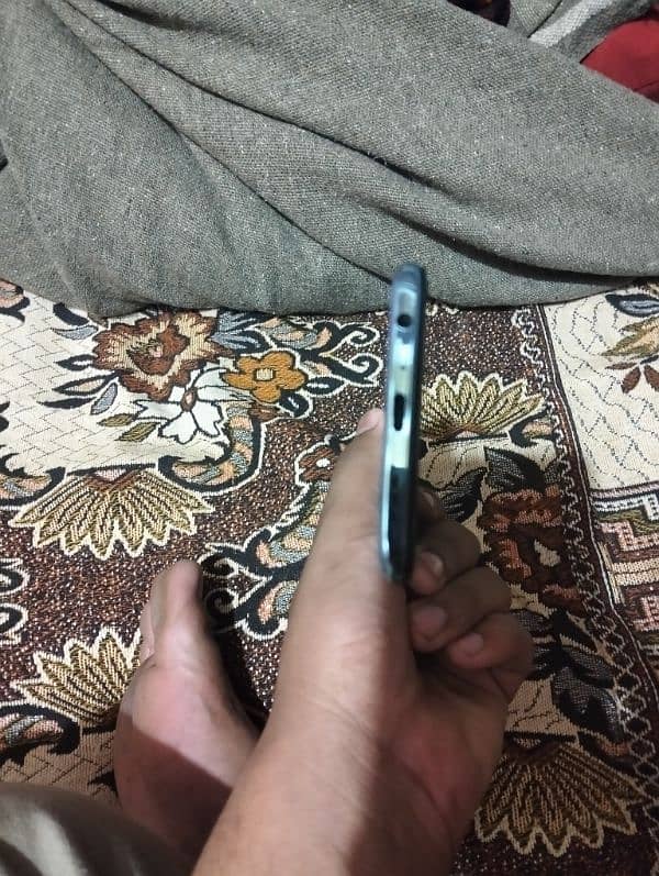 Oppo f15 used mobile condition 10/10 with charger free 3