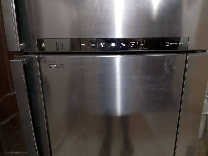 I'm selling my LG inverter refrigerator 2