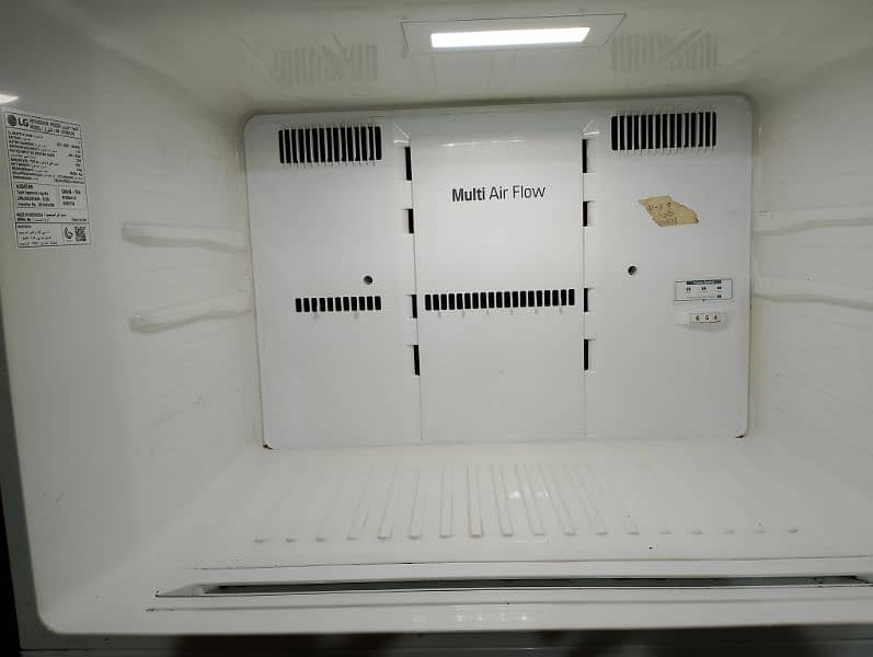 I'm selling my LG inverter refrigerator 3