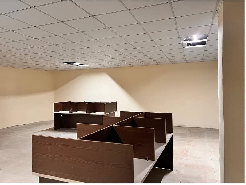 Area 1200 square Feet Brand New Corporation Office Available For Rent in Main Boulevard Road Gulberg 3 Lahore 0