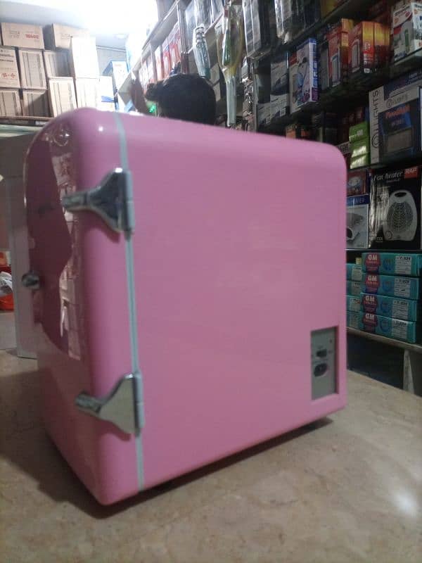 Mini portable Beauty fridge Pink 3