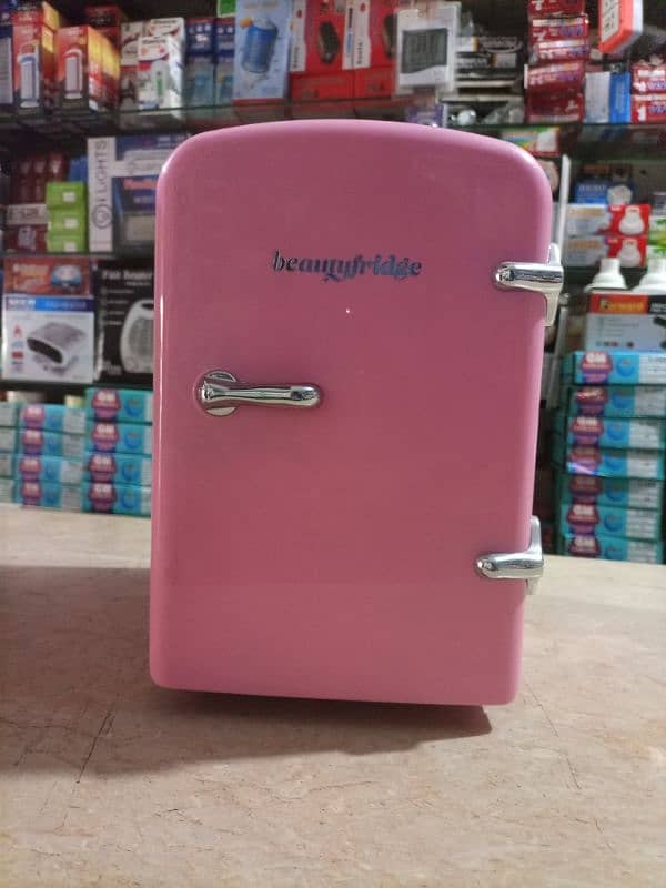 Mini portable Beauty fridge Pink 4