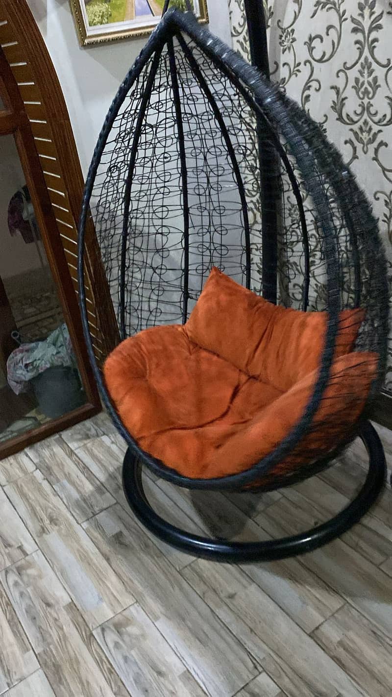 SALE HANGING SWING CHAIR . NO FAULT AND BLACK COLOUR 0