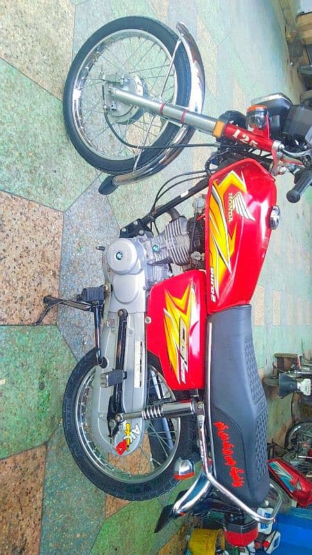 Honda 125 2021 Model Red Color 155k na Kam Wala sms ma kwe 2