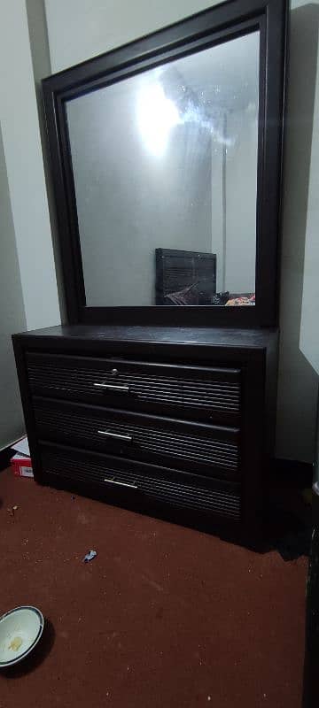 dressing table 0