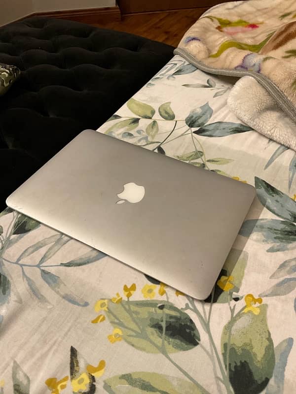 Apple MacBook Air, 2016 1