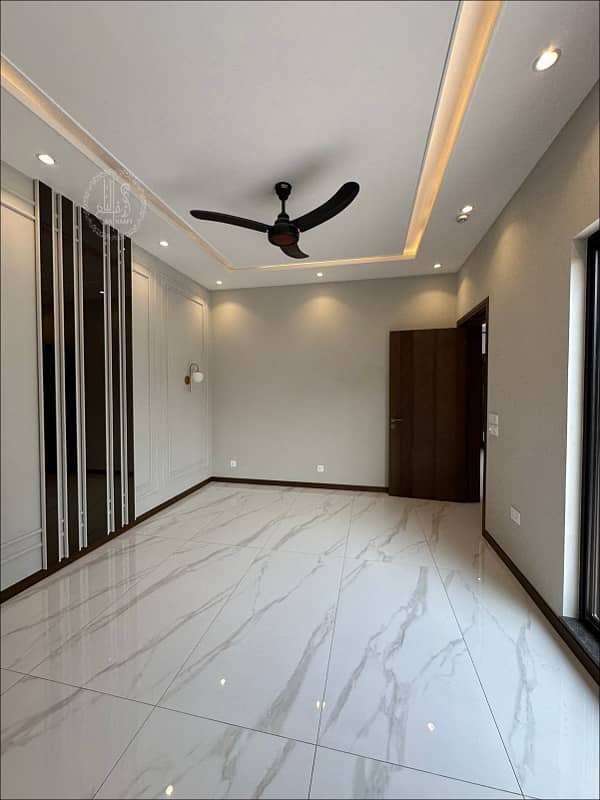 01 KANAL MOST BEAUTIFULL LUXURY MODERN HOUSE AVAILABLE FOR RENT IN DHA PHASE4 GOOD LOCATION 12