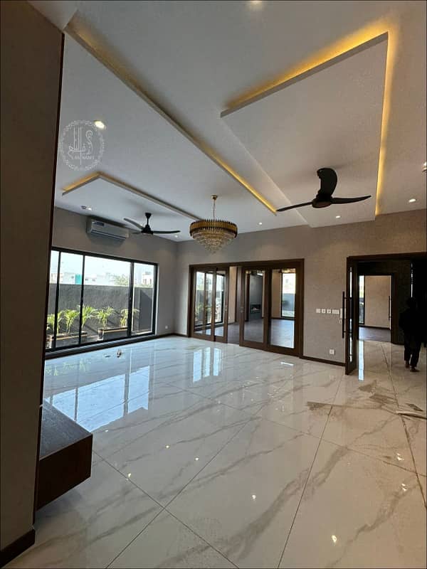 01 KANAL MOST BEAUTIFULL LUXURY MODERN HOUSE AVAILABLE FOR RENT IN DHA PHASE4 GOOD LOCATION 15