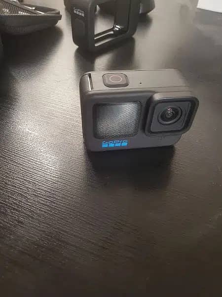 GoPro Hero 11 with Media Mod Extra Battery's Charger 2