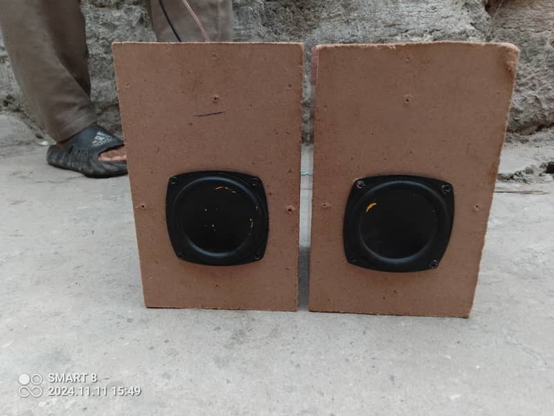 I'm selling speakers in low cost 0