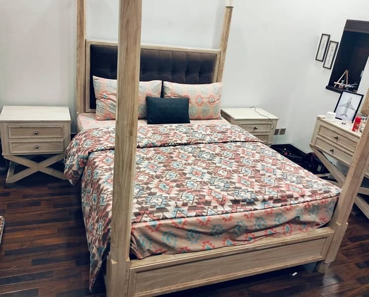 Full bedroom set with bed,2 side tables, dressing table 0