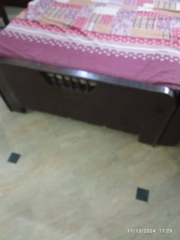 pair of single bed 0