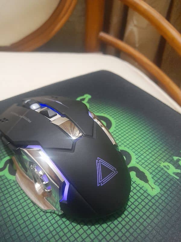 rgb Bluetooth mouse with mouse pad 2