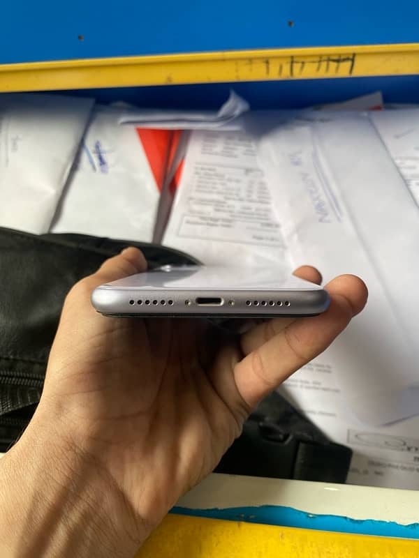 iphone 11 non pta ( jv ) 64 GB 4