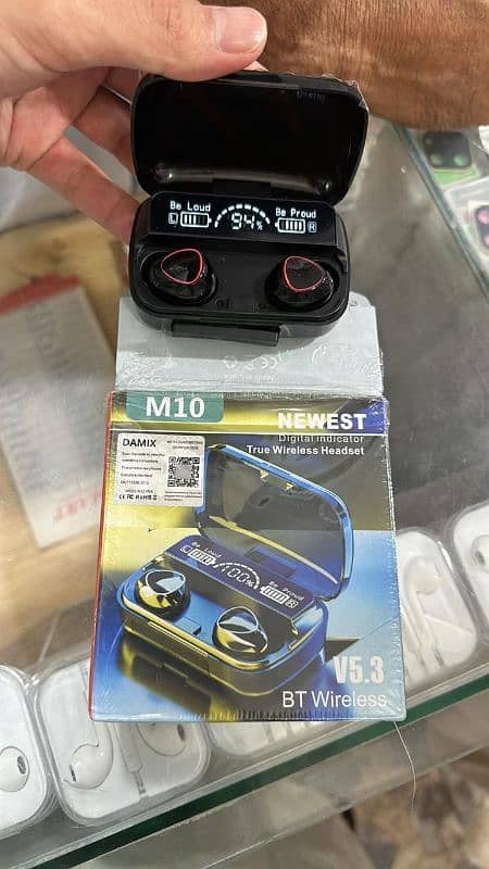 M 10 earbuds 1