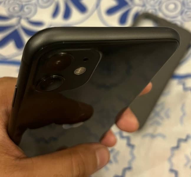 apple iphone 11 64 gb factory unlocked 0