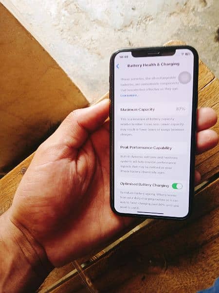 I phone 11 pro non PTA BH 86% contact 03015313817 1