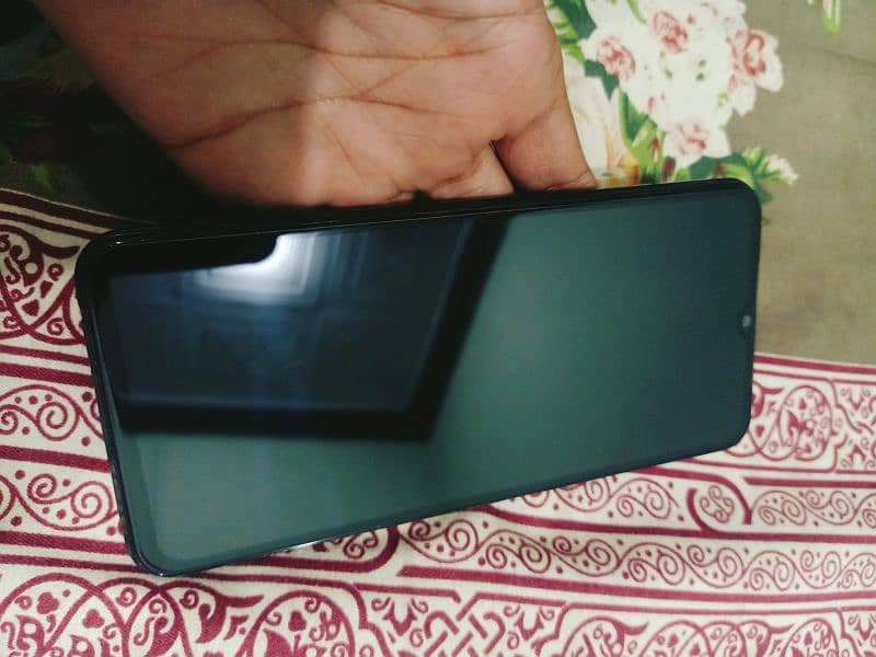 vivo y20   good condition 4