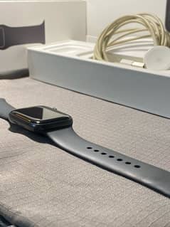 Apple Watch Series 5 44mm