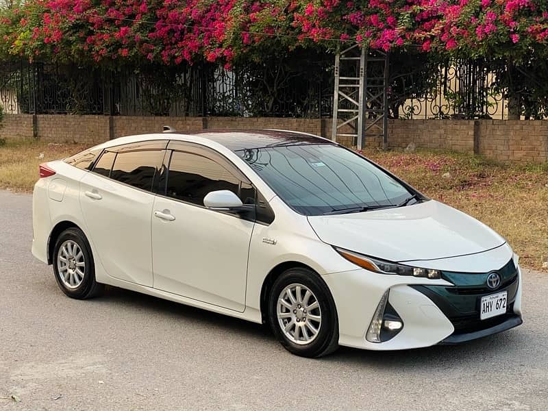 Toyota Prius 2017 3