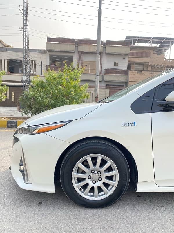 Toyota Prius 2017 12