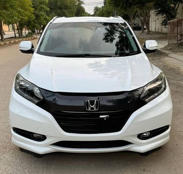 Honda Vezel 2015 / 2019 z package pearl white just like new 0