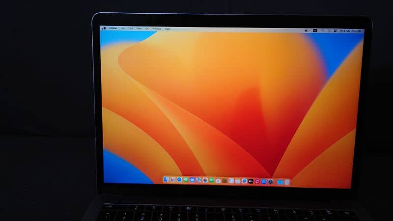 MACBOOK PRO (2017) 16GB RAM and 256GB ROM 12