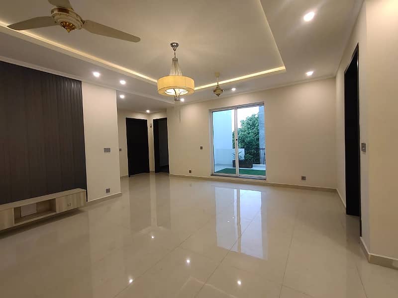 Kanal Brand New First Entry Portion For Rent 5