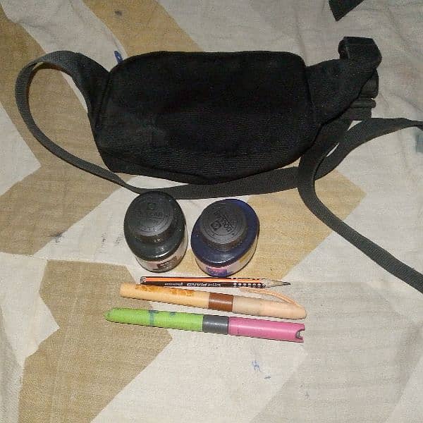 mobile pouch with stationary itemss 0