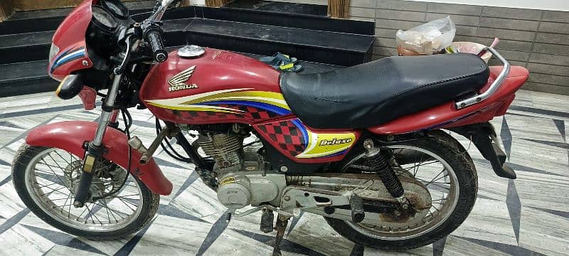 one of the most famous bike in pakistan 0