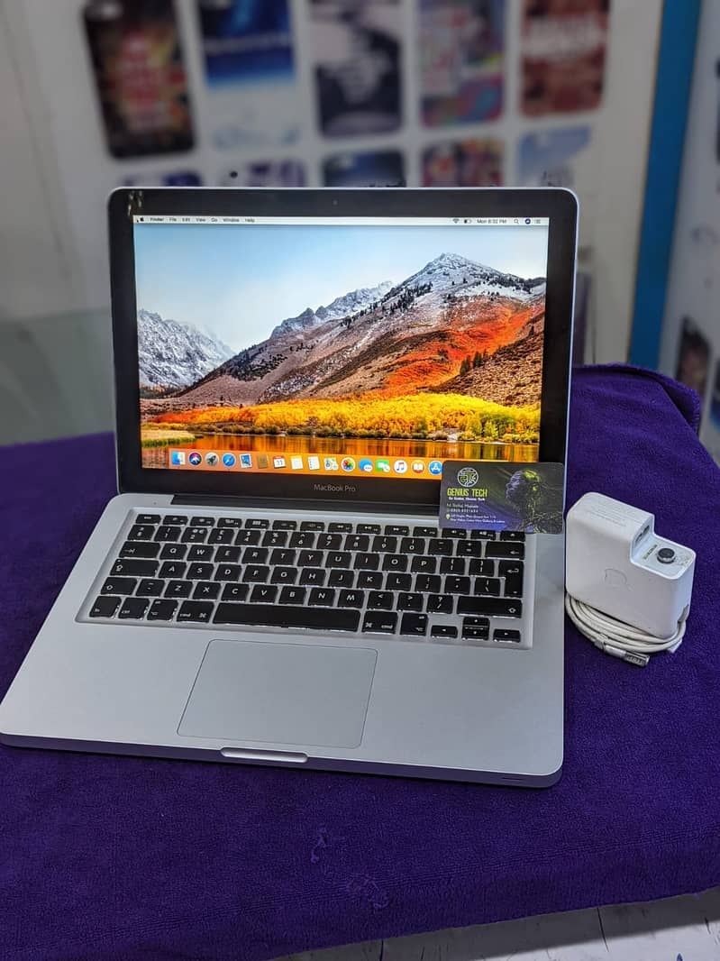 Macbook Pro Mid 2012 13Inches 203 Cycles outstanding condition 0