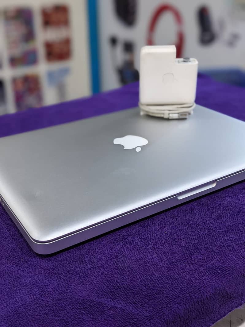 Macbook Pro Mid 2012 13Inches 203 Cycles outstanding condition 5