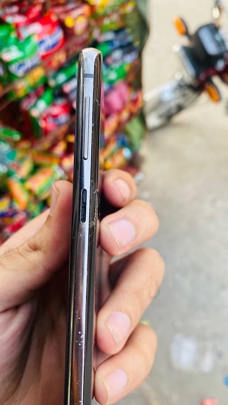 Samsung s10 screen broken and dot 1