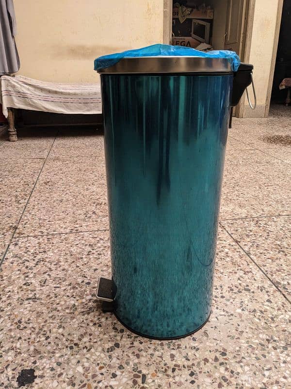 Brand New imported dustbin for sale 0