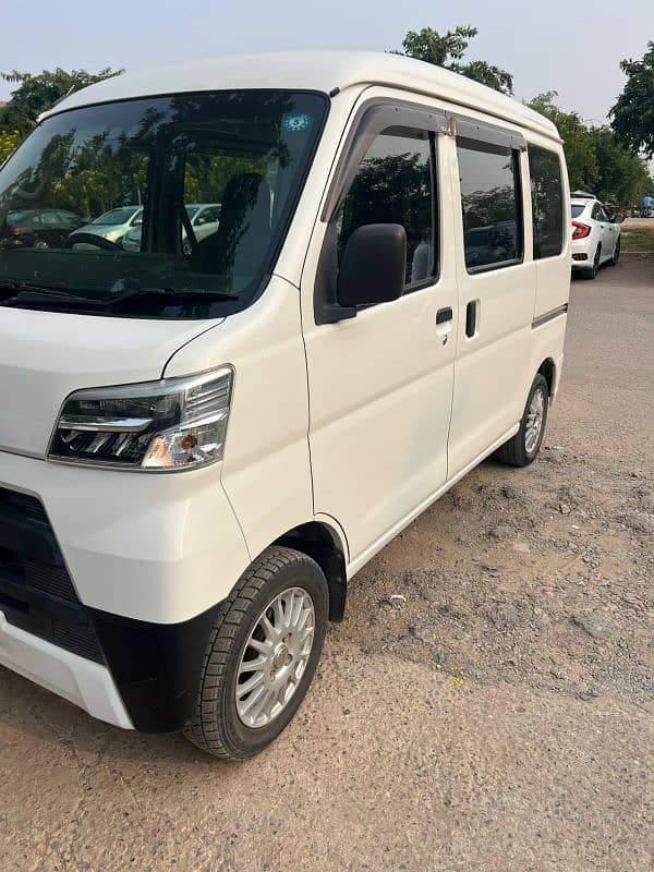 Daihatsu Hijet 2024 3