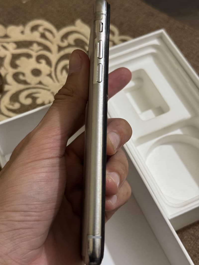 Iphone X White Color 256 GB PTA Approved 10/10 4