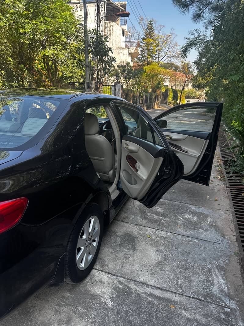 Toyota Corolla Altis 2013 SR 1.6 2