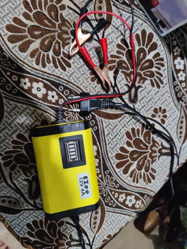 12 Volt Battery With Charger 3