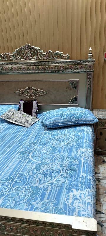 Bed Set For Sale//wooden B bed with(Side & dressing Table)//Showcase// 3