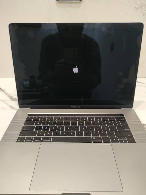 MacBook Pro 1