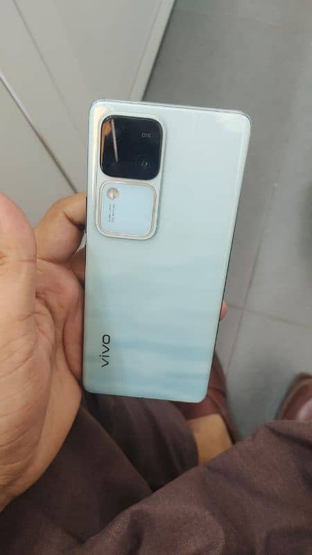 vivo v30 5g 12+12/ 256 Gb / 5month warranty 1