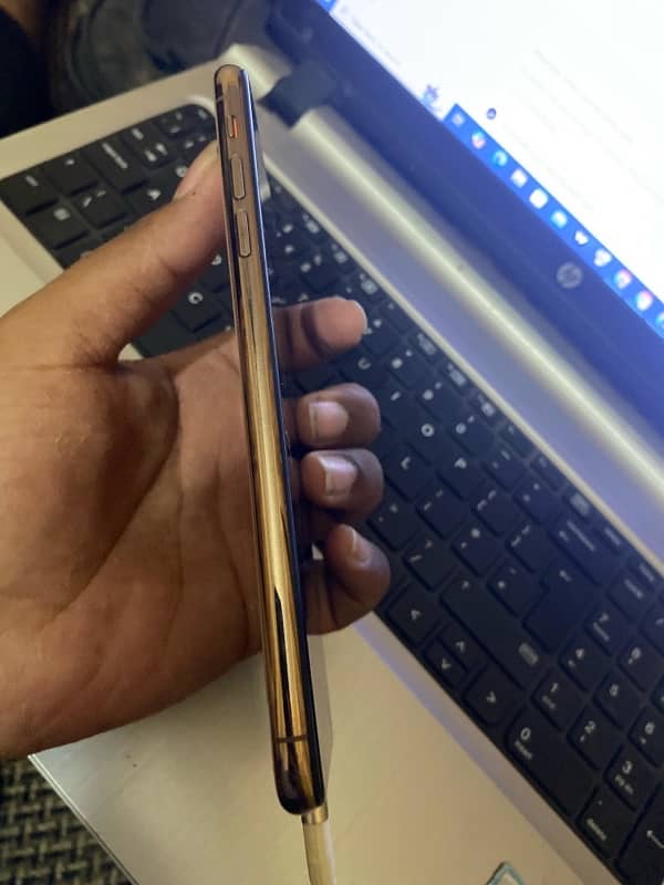 iPhone XS Max Pta Approved 256GB 10 by 10 condition 2