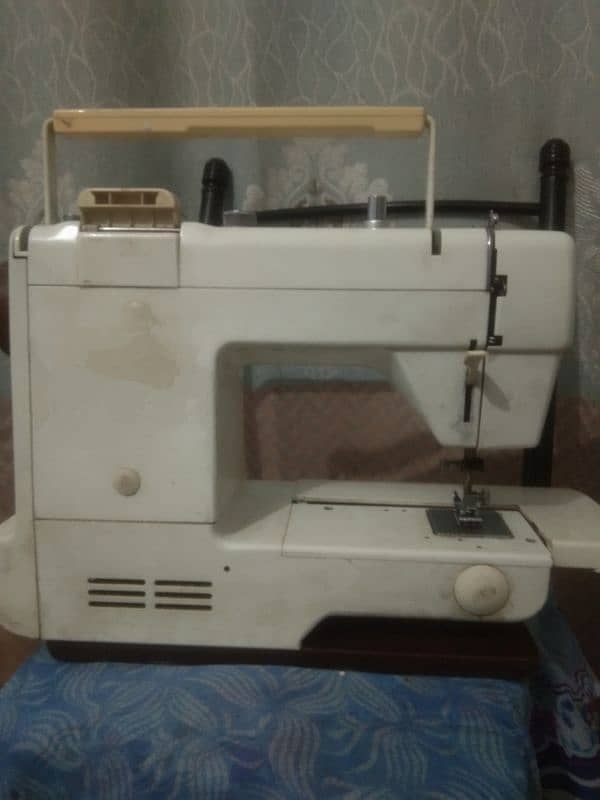 Sewing machine all disgning 1