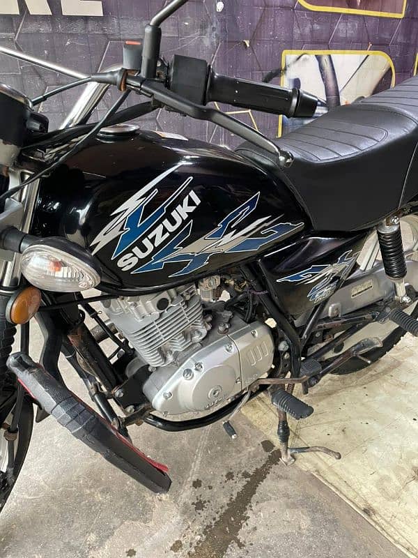 Suzuki GS 150 1