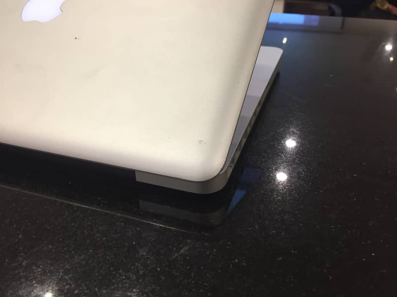 Apple Macbook Pro 2012 Core i5 8gb ram 256gb ssd white 7