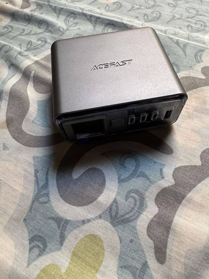 ACEFAST DESKTOP POWER STATION 218W (NEW) 0