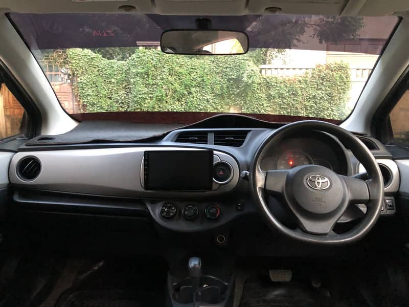 Toyota Vitz 2014 / 2017 4