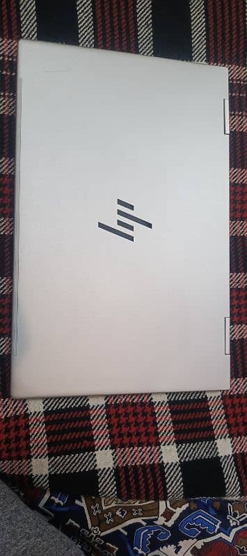 hp envy 360,touch n type,used like new, stretch less 0