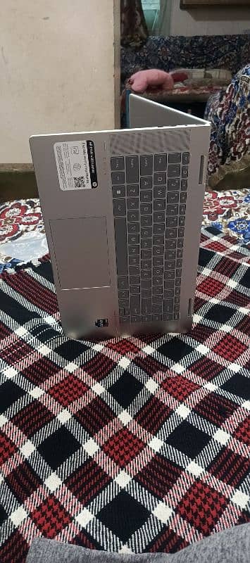 hp envy 360,touch n type,used like new, stretch less 9